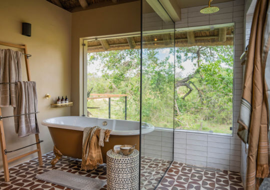 Badkamer bij Thornybush Game Lodge Big 5 safari