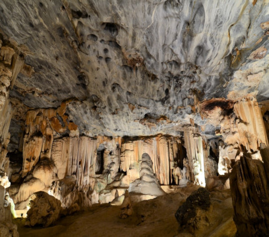 Bezoek aan Cangogrotten bij Oudtshoorn in Zuid Afrika