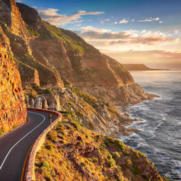 Route over Chapmans Peak in Zuid Afrika