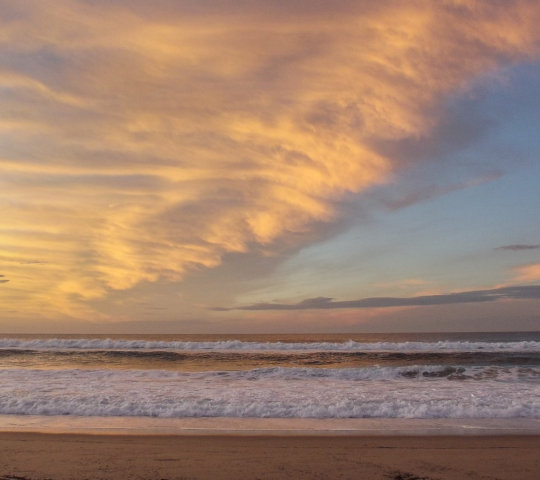 Strand bij Cape Vidal in Zuid-Afrika