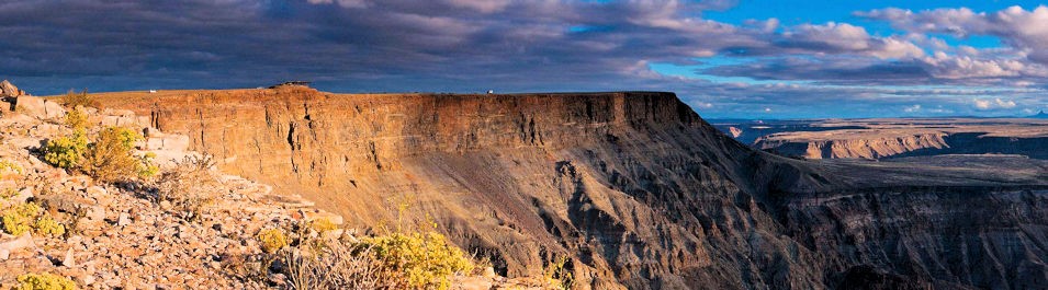 Uitzicht over Fish River Canyon bij reis door Namibie