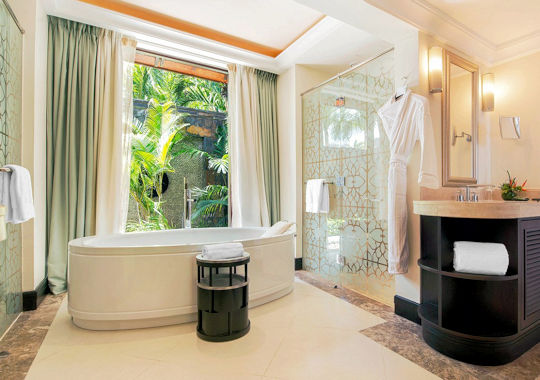 Badkamer van suite bij WestinTurtle Bay Mauritius