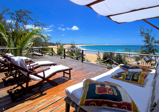 Uitzicht op strand bij Baia Sonambula Mozambique