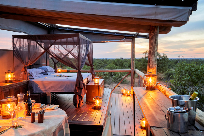 Overnachten in de open lucht tijdens luxe reizen Afrika