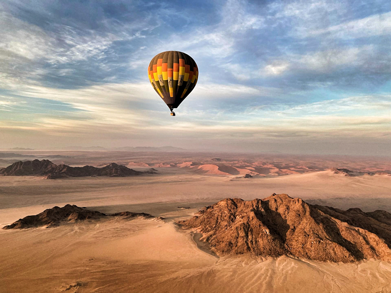 Ballonvlucht over Sossusvlei huwelijksreis Namibie