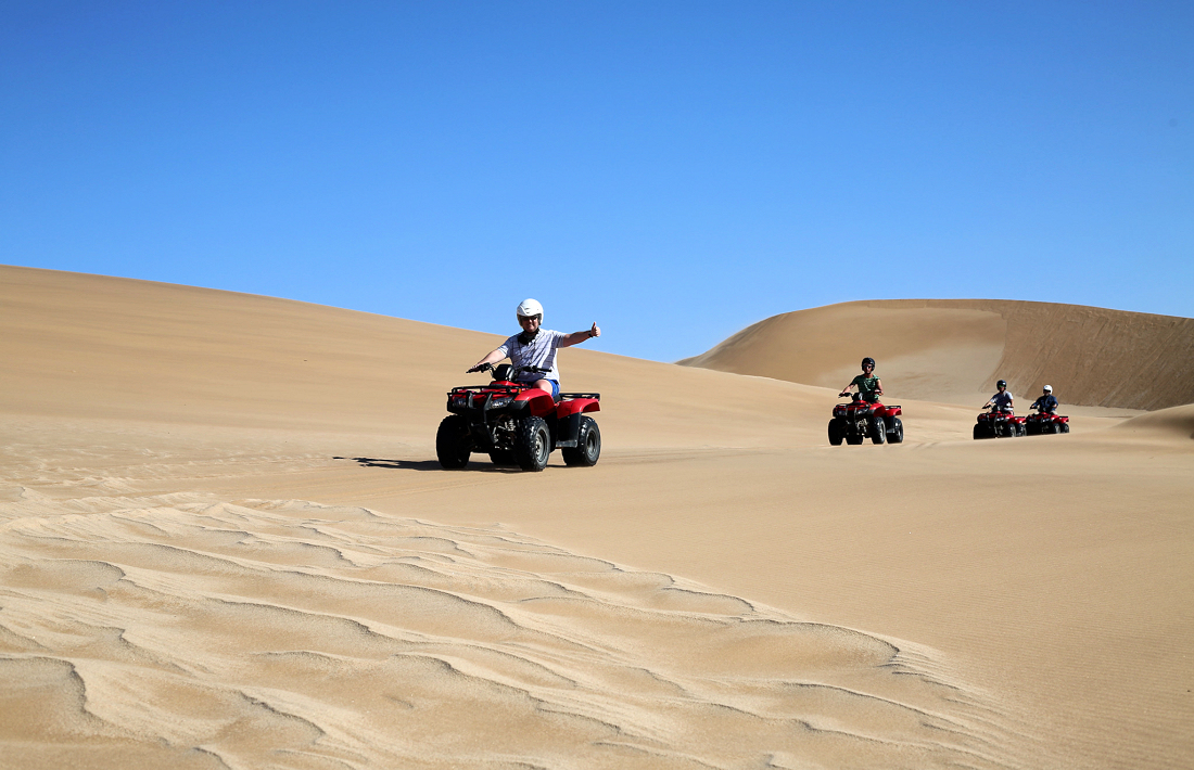 quad bike rijden in de duinen bij Swakopmund