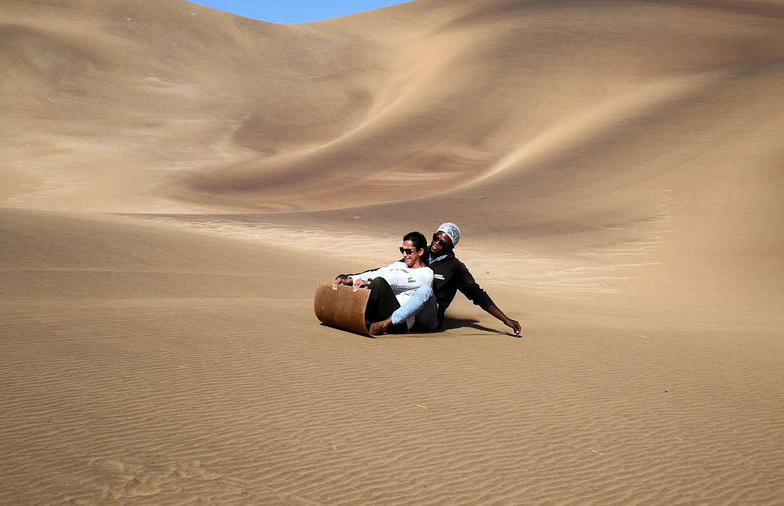 sandboard activiteit bij Swakopmund